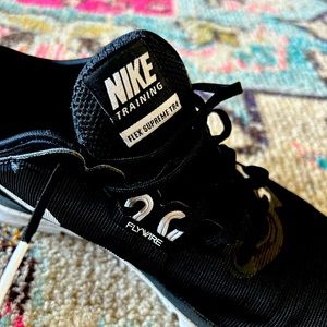 Women’s Nike training flex supreme Tr4 Nike Tennis shoe. Size 5.5.